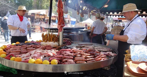 Weber Grill Assembly - Grill Cooking